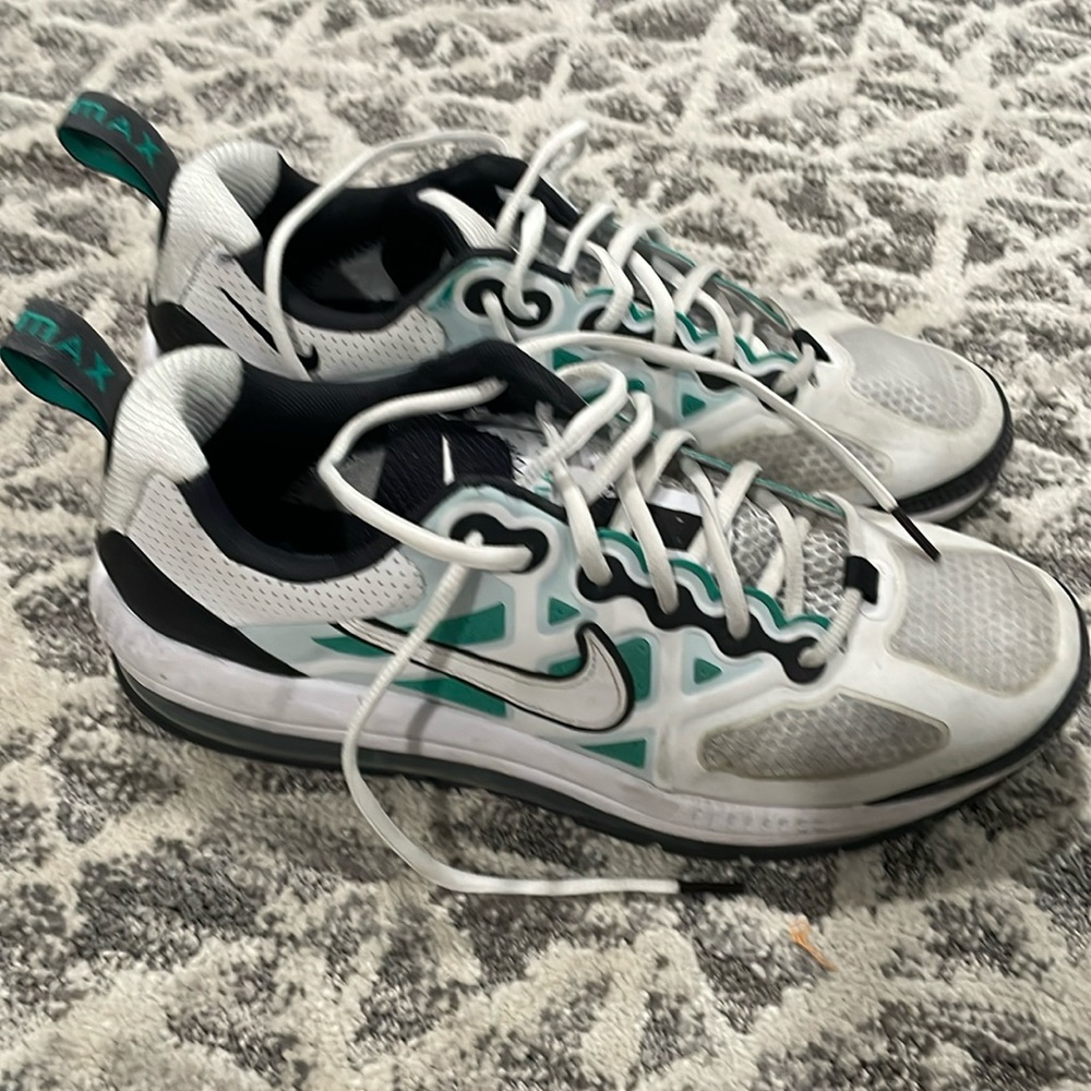 Men’s size 10 Nike shoes